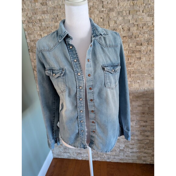 H&M Tops - Light Chambray Blue Denim Button Down Shirt Women Western Cowgirl Slim Aughts